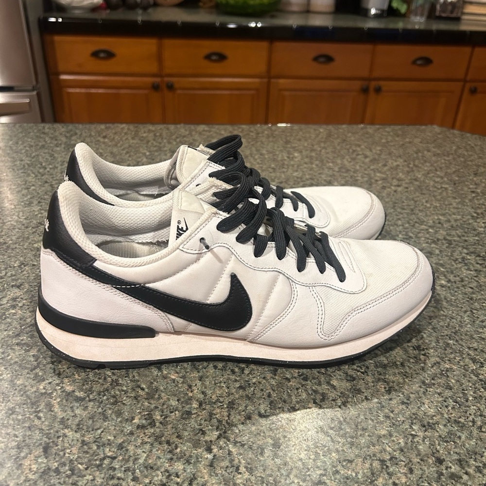 Nike Black and White Athletic Shoes